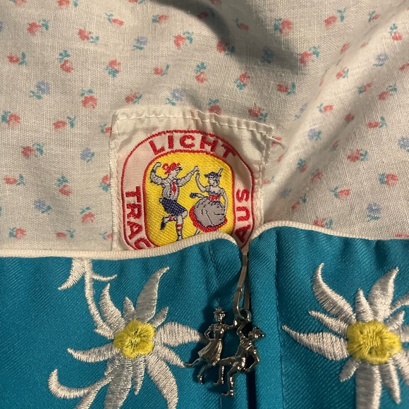 Authentic Dirndl - Picture 2 of 3